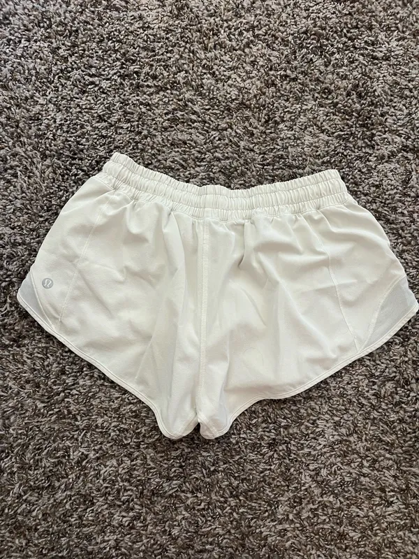 Lululemon Shorts LR Hotty Hot 2.5" Bone  - Image 2