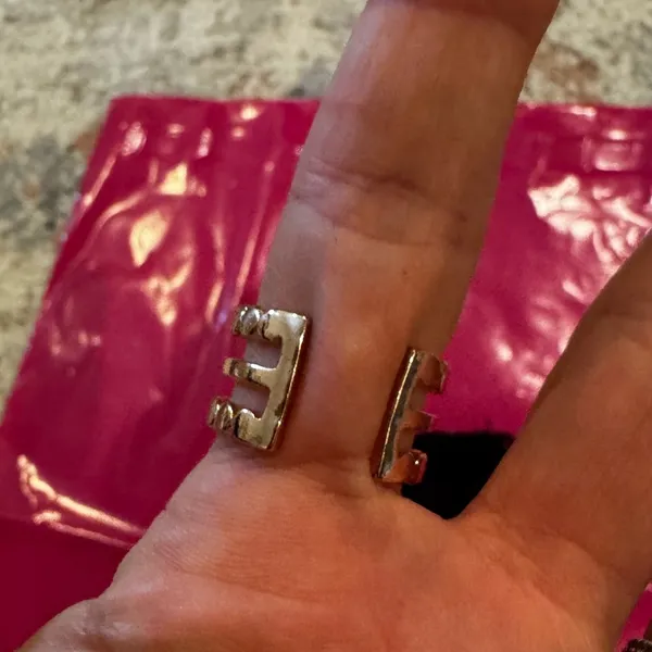 🩷Rose gold LUV AJ ring size 6.5 Pink - Image 3