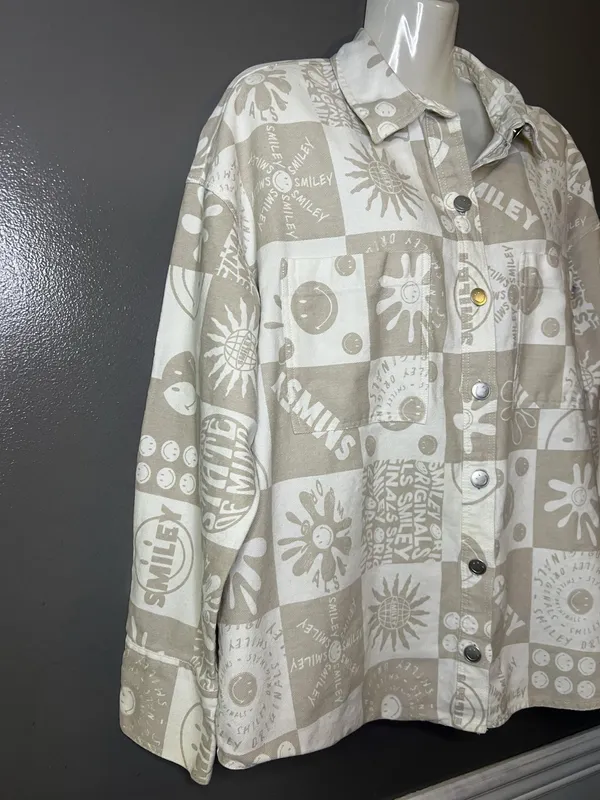 Smiley X H&M Shirt Womens Small Beige Smiley Face Graphic Twill Button Up - Image 3