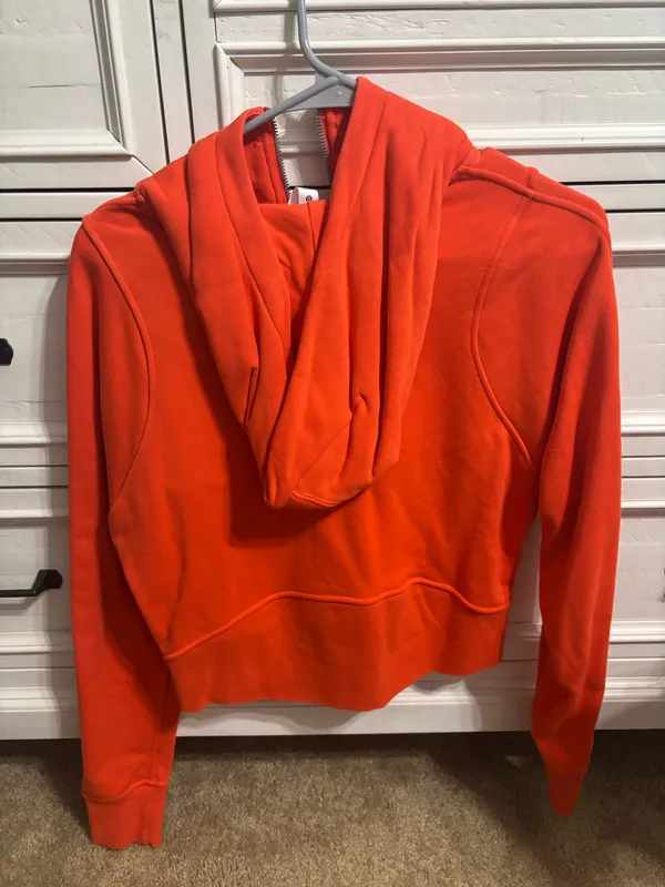 Lululemon sweatshirt - Image 2
