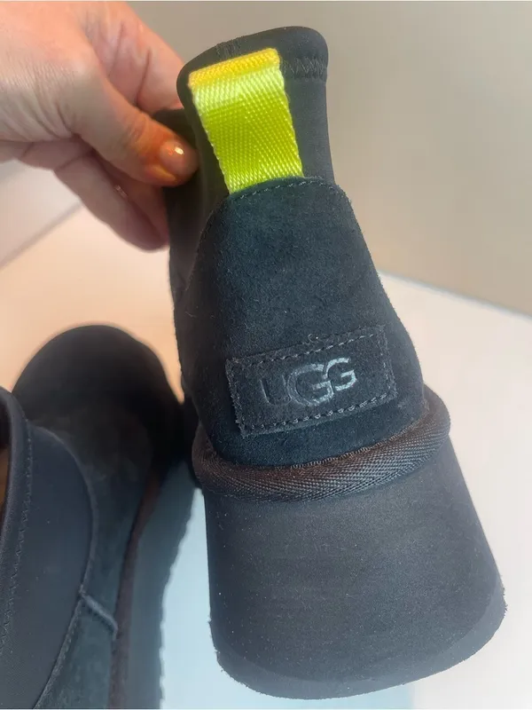 UGG Women’s Classic Mini Dipper Shearling Fur Platform boots Black Sz 6 - Image 8