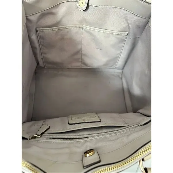 Coach Embossed Crocodile Crosby Bag leather bag no strap gray tan color - Image 7