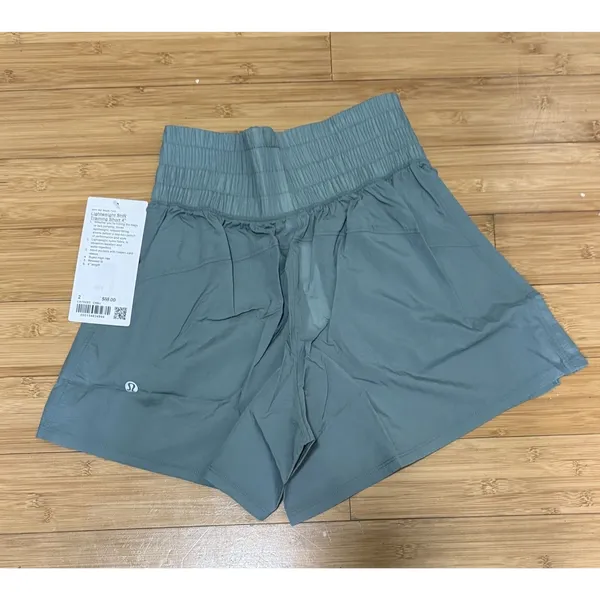 NWT Lululemon women Lightweight Super-High-Rise Training Short 4" CRBU size：2 - Image 4