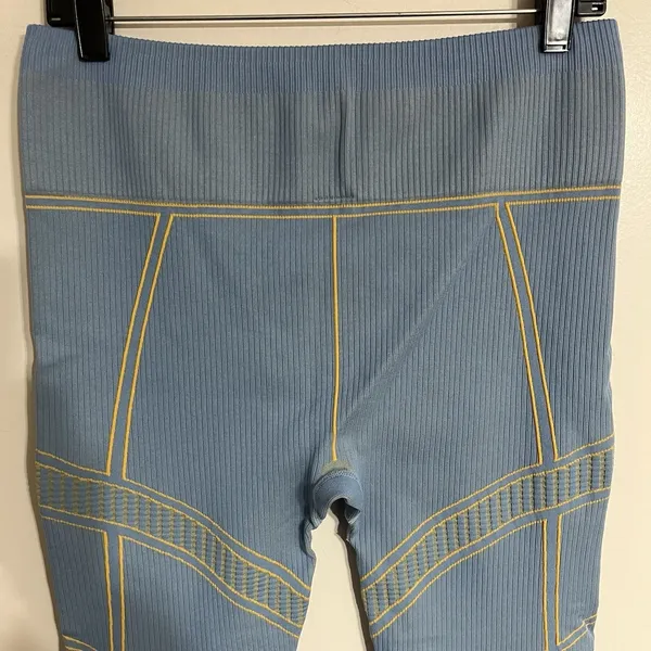 Fabletics Seamless High-Waisted Compressive Crop Leggings Size XL Blue &‎ Yellow - Image 11