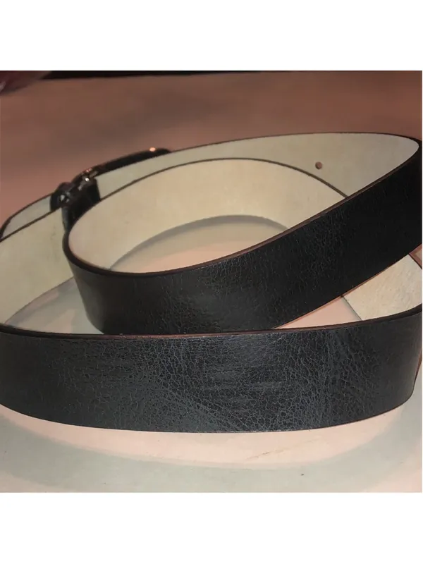 GUESS Black Leather Belt with Rhinestone Accent Buckle - Image 4