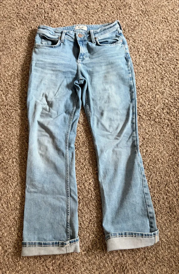 Retro Mid-Rise Wrangler Bootcut Jeans - Image 4