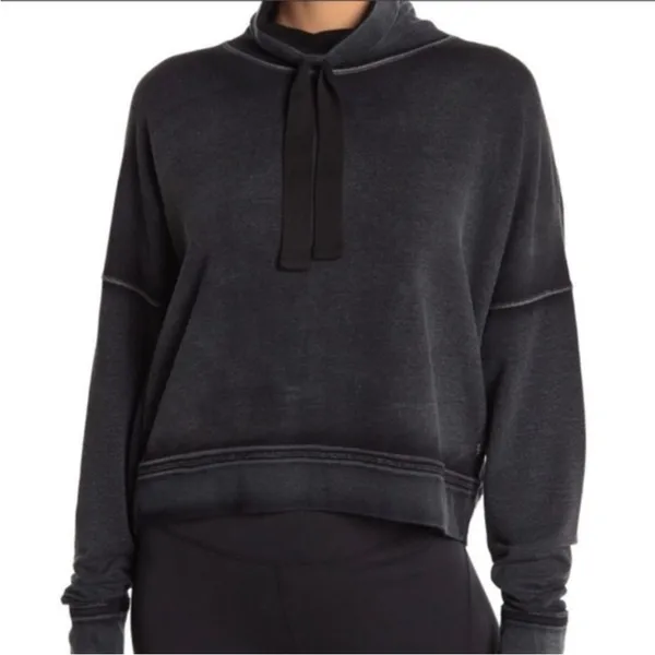 FREE PEOPLE MOVEMENT Lara Pullover Sweatshirt‎ in Black size Small - Image 4