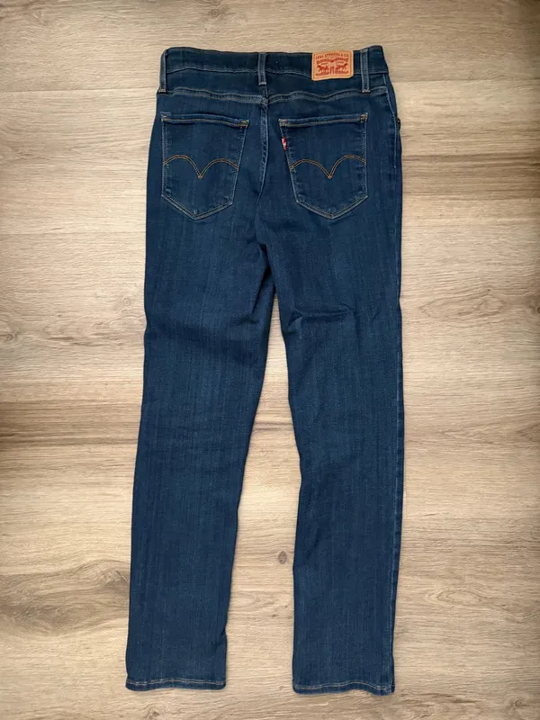 Levi’s 724 High-Rise Straight Jeans - Image 7
