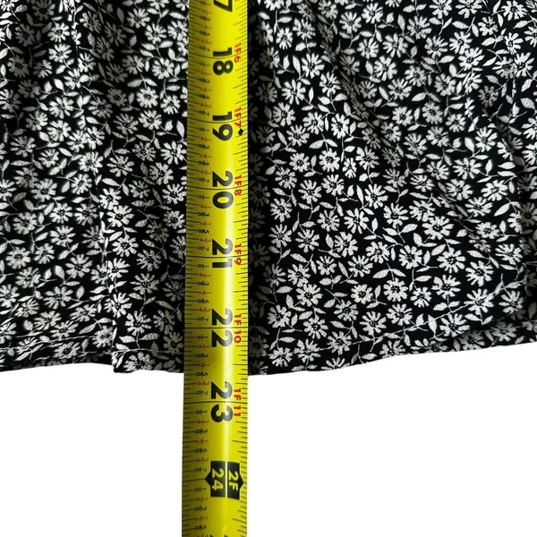 Monteau Black/White Floral Peplum Top Women's Blouse Size Small | 73-11 - Image 5