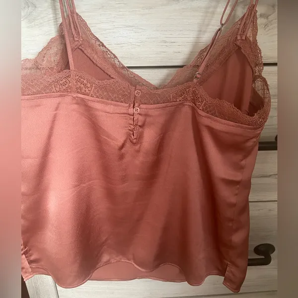 Abercrombie lace cami with button back detail and adjustable straps - Image 5