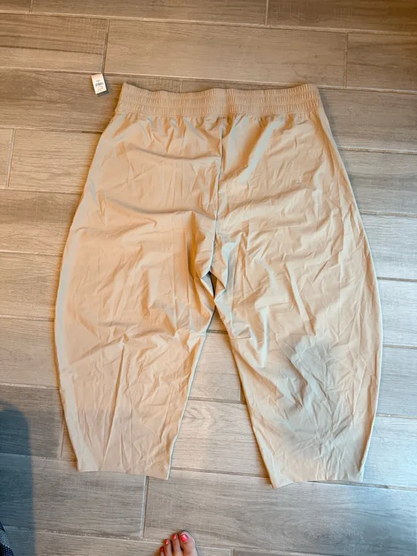 Old Navy Beige Wide-Leg Cropped Pants - Image 6