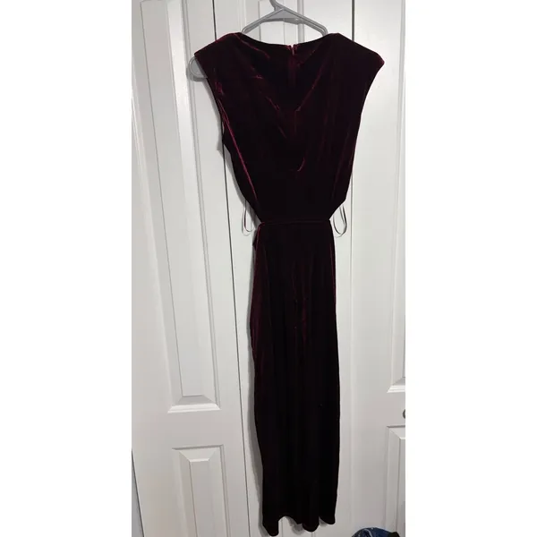 D.ARK Dress Velvet Cutout Burgundy Gold Hardware Midi M NWOT Aesthetic - Image 10