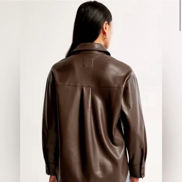 Abercrombie and Fitch Faux Leather jacket cream color size Small oversized fit - Image 3