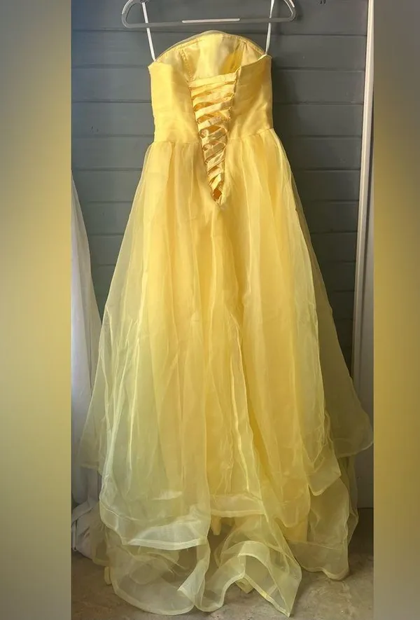 💛Yellow Flowy Prom Dress💛 Yellow Size 4 - Image 3
