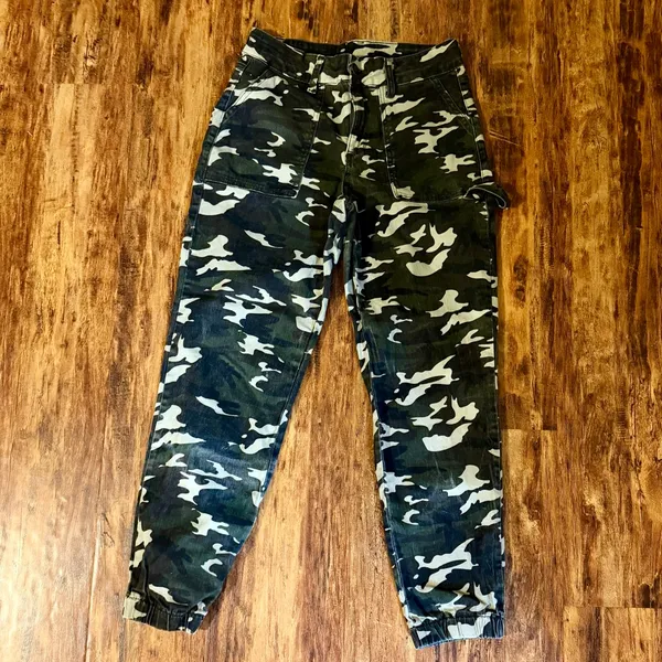 Royalty For Me Camo Jogger Pants Size 4 Fits 6 High Rise Cargo Utility - Image 3