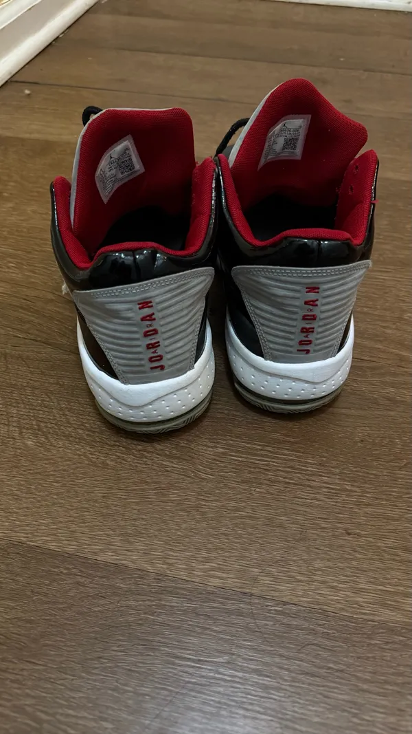 Jordan Max Aura 2 Sneakers Shoes Men’s Size 8.5 - Image 3
