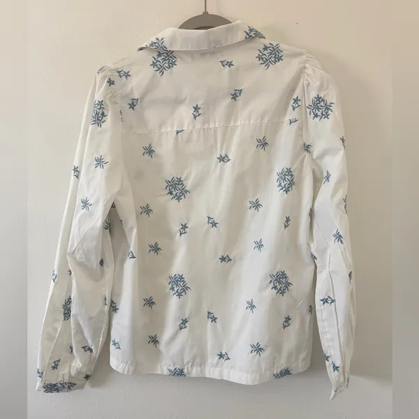 Nordstrom NWT B. Young Hasel Preppy Classic Minimalist Floral Embroidery Button down small - Image 6