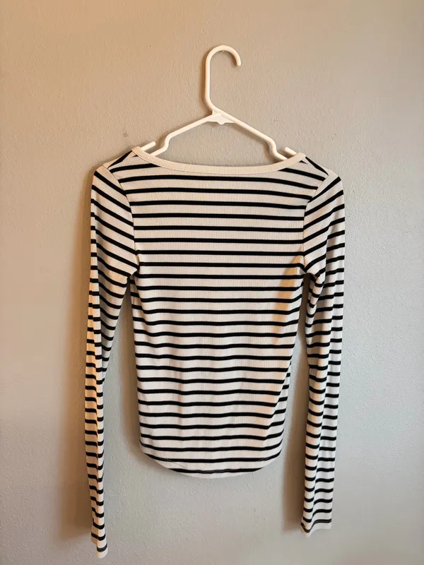 American Eagle Long Sleeve Top - Image 2