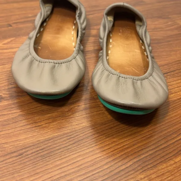 Tieks Ballet Flats Taupe/Tan Sz 8 - Image 6