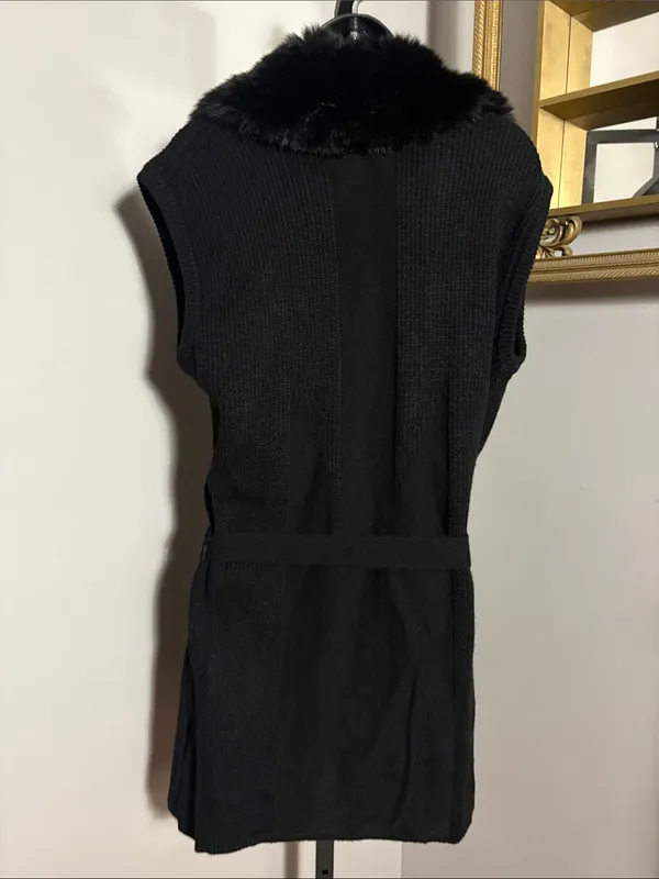 Love Token Medium Black Faux Fur Collar Knit Vest with Waist Tie - Image 2
