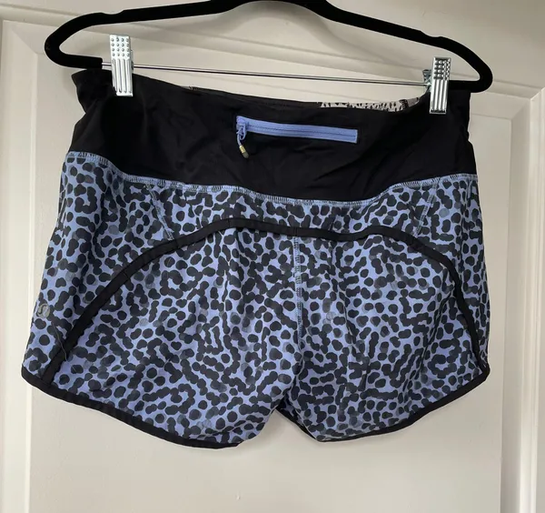 Hotty Hot Short 2.5” - Image 2