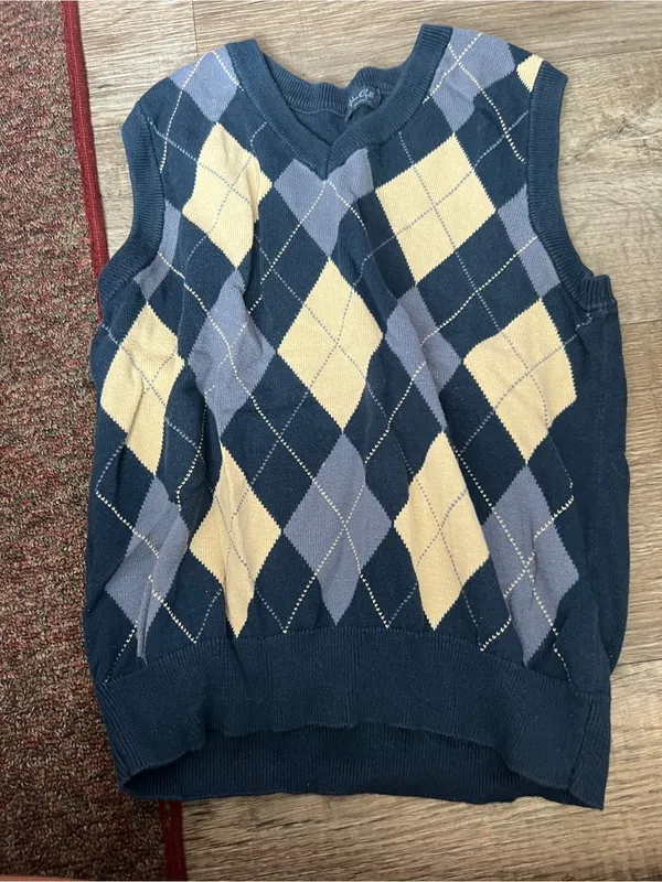 Brandy Melville Navy Argyle V-Neck Sweater Vest - Image 4