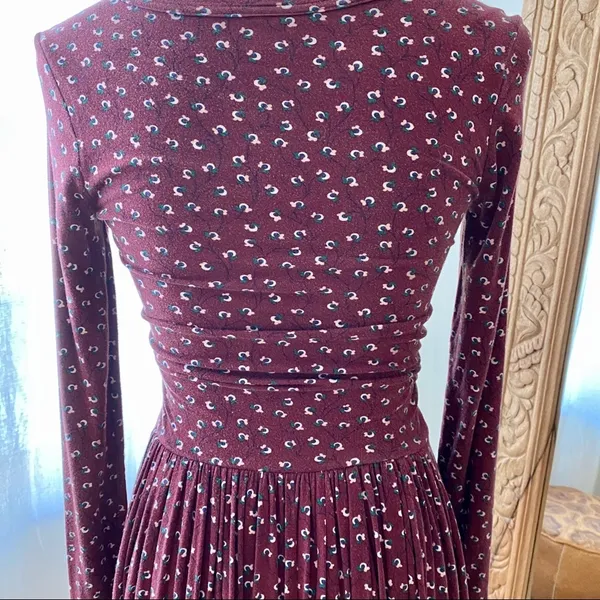 Old Navy Long Sleeve Dress - Image 4