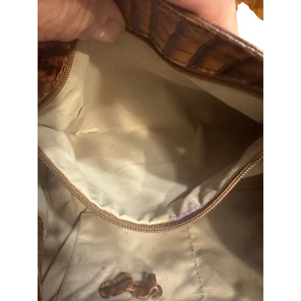 1990s Vintage Brahmin Warm Brown Croc Embossed Leather Shoulder Bag Gold Buckle - Image 8