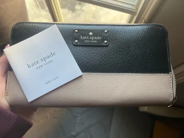 Kate Spade Wallet Leather - Image 3