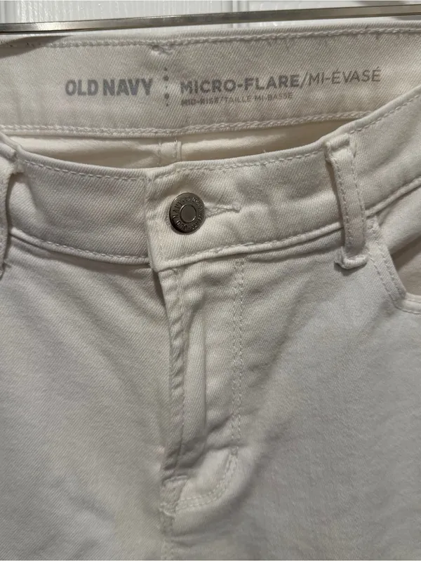 Old Navy Micro Flare White Stretch Jeans Size 8 Mid Rise Bootcut Denim - Image 2