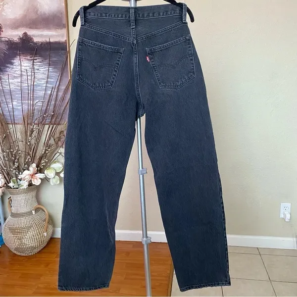 Levi's Distressed High Rise Straight leg Jean busted knee‎ distressed size 27 - Image 2