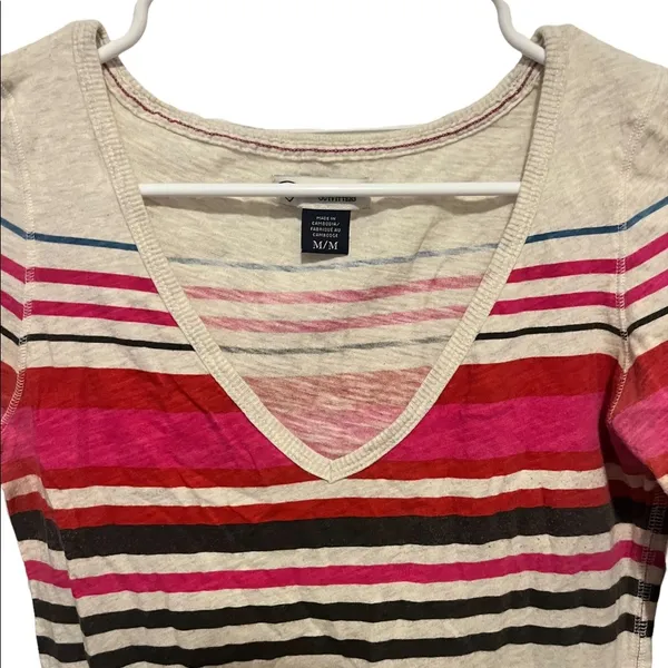 American eagle striped vneck long sleeve shirt size medium - Image 4