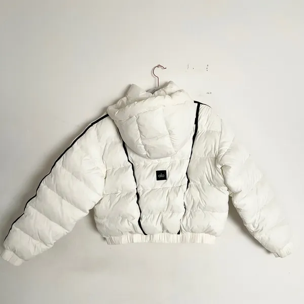 Alo Yoga Aspen Love Puffer Jacket Ivory M - Image 10