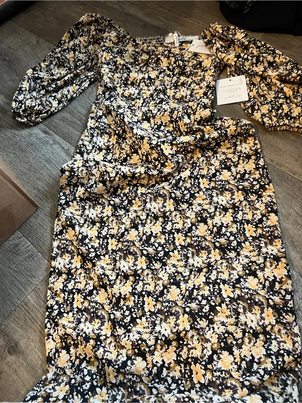 Petal & Pup Oona Midi Dress In Black Ditsy Floral XS nwt HTF - Image 11