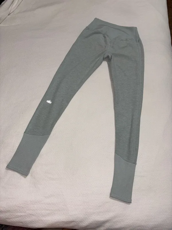 Alo Yoga Leggings - Image 2
