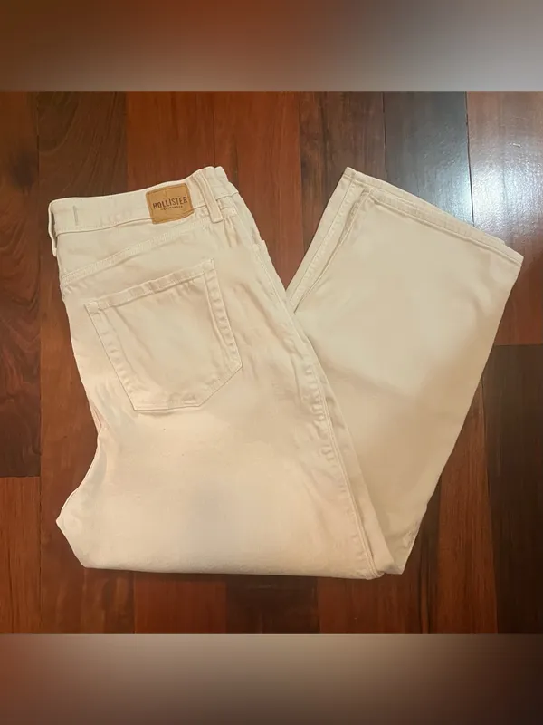 Hollister Women’s Ultra High-Rise Cream Dad Denim Jeans - SHORT LENGTH - Image 6