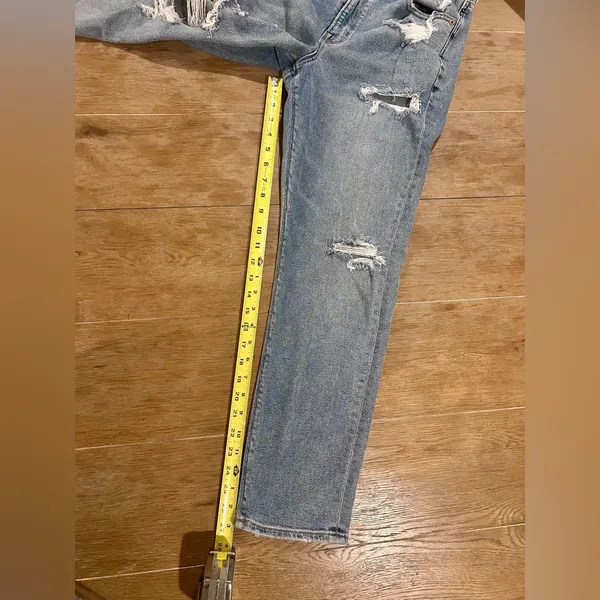 American Eagle Distressed Blue Jeans, size 8 - Image 6
