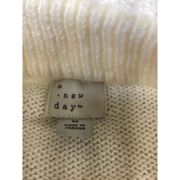A‎ New Day Women Cream Black Striped Crewneck Sweater Size M Drop Shoulder Knit - Image 2