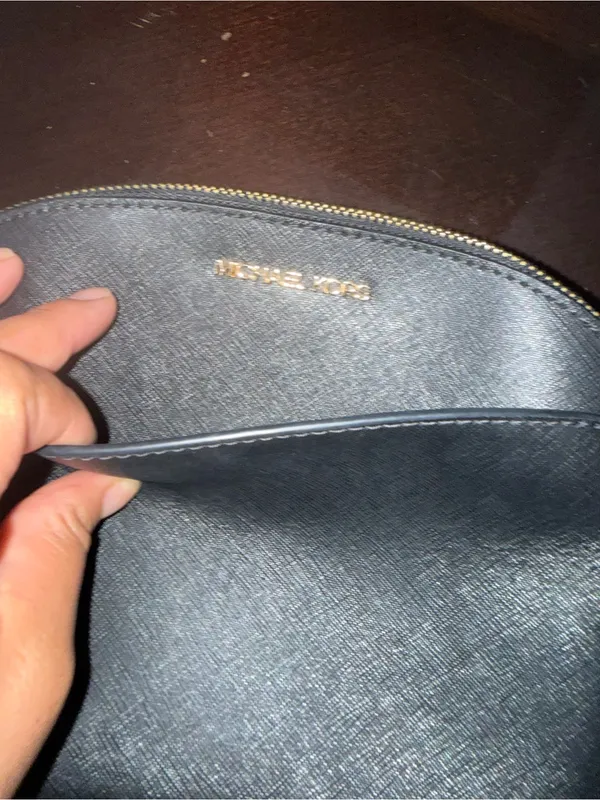 Michael Kors Black Leather Crossbody with Gold Chain Strap - Image 7