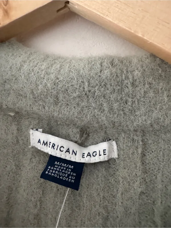 American‎ Eagle NWT Sage Green Ribbed Collar Cropped Sweater - Image 6