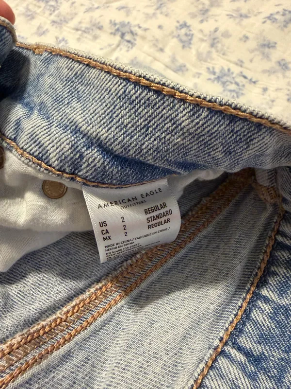 American Eagle Jeans - Image 4