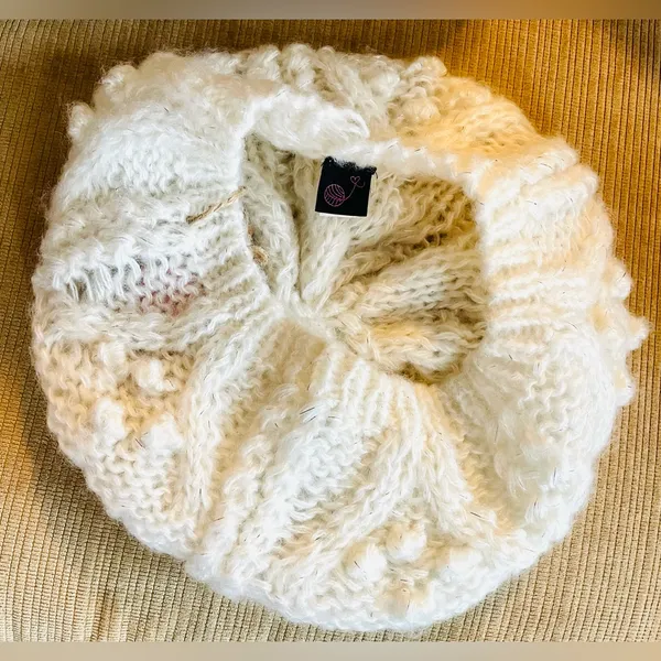 Urban outfitters cream yarn beret with silver tinsel - Image 2