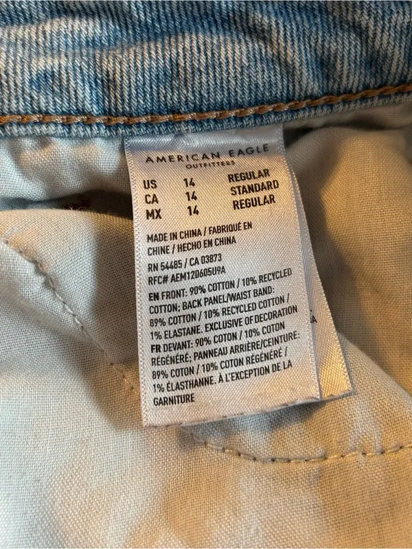 American Eagle Strigid light wash high rise straight fit distressed jeans 14 - Image 5