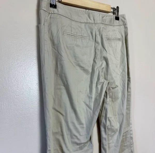White House | Black Market CLEARANCE! Cream Legacy Chinos Size 6 EUC - Image 4