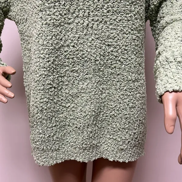 NWOT Green Chunky Knit Mockneck Sweater Size M - Image 5