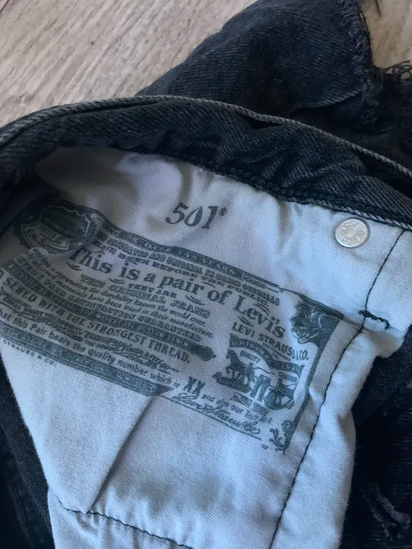 Levi's 501 Black Denim Shorts - Image 3