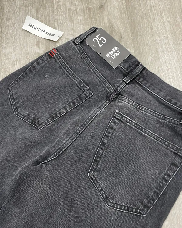 BDG High-Rise Black Jeans - Image 5