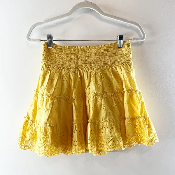 American Eagle Outfitters High Rise Solid Eyelet Tiered Mini Skirt Yellow Small - Image 5