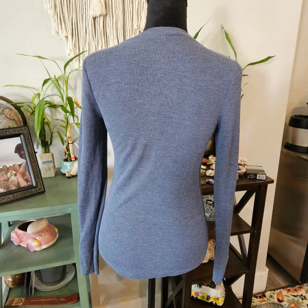 Faded Glory Blue V-neck Henley Top Size Small - Image 2