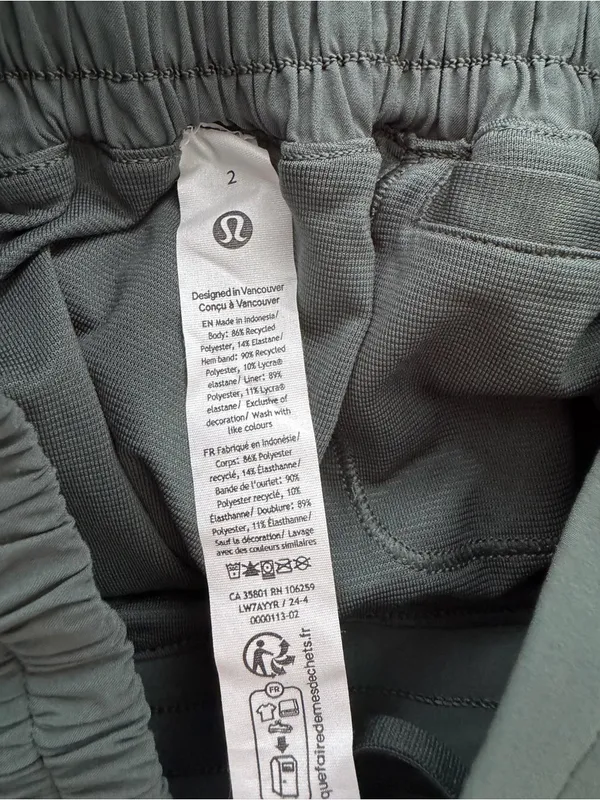 Lululemon Hotty Hot High Rise Lined Short 2.5" Size 2 NEW - Image 5